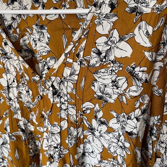 fun2fun | Peasant Blouse | Mustard Color with White Floral Pattern | Siz… - Picture 7 of 13